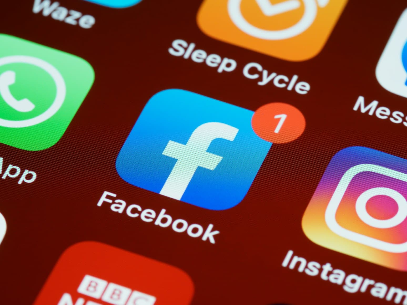 Google Ads или Facebook Ads: Как получить лучший ROI для бизнеса в Грузии